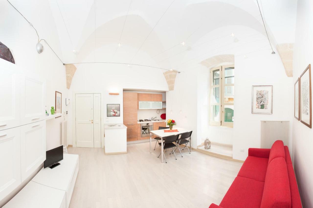 La Piccola Dimora Dell' Alcantarine Apartamento Lecce Exterior foto